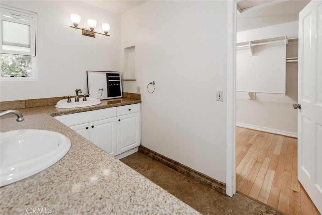 Bathroom, Dual Sink Vanities, Interior, Wood Texture Flooring