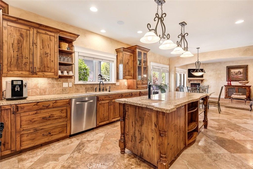 Dining room, Interior, Kitchen, Pendant Lights, Recessed Lighting, Stainless Steel Appliances