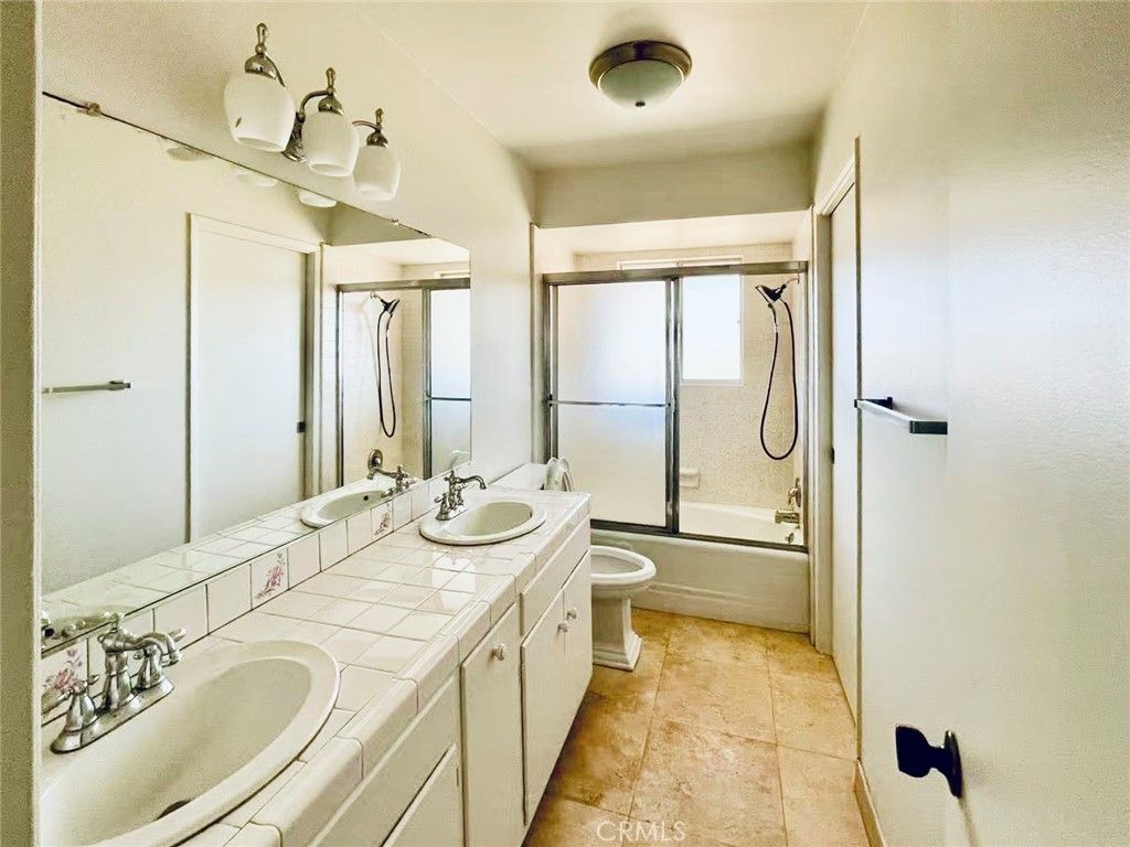 Bathroom, Dual Sink Vanities, Interior, Tile Countertops