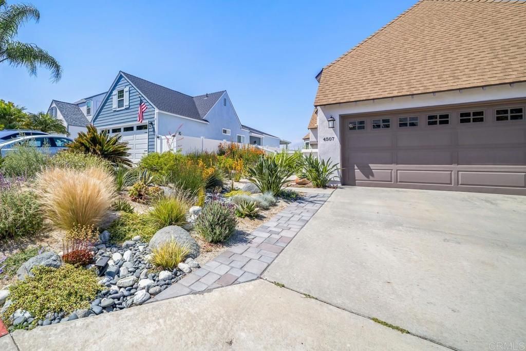 Detached Garage, Exterior