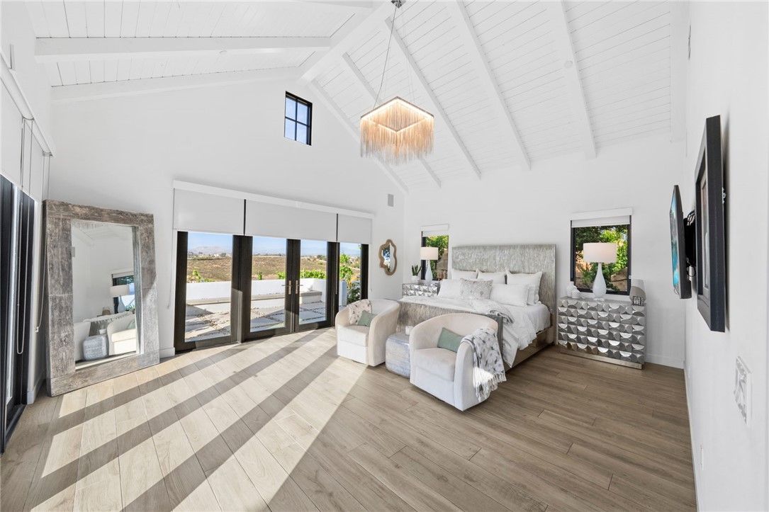 Bedroom, Interior, Pendant Lights, Wood Texture Flooring
