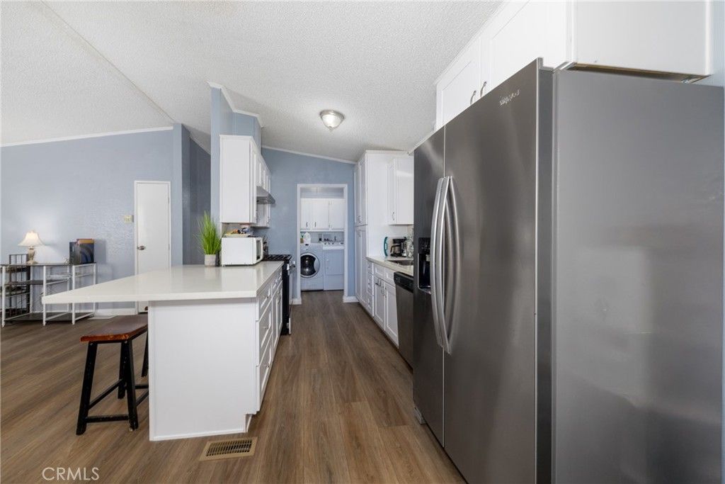 Interior, Kitchen, Washer, Wood Texture Flooring
