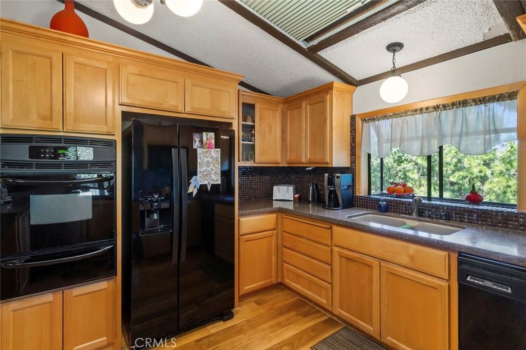 Interior, Kitchen, Pendant Lights, Wood Texture Flooring