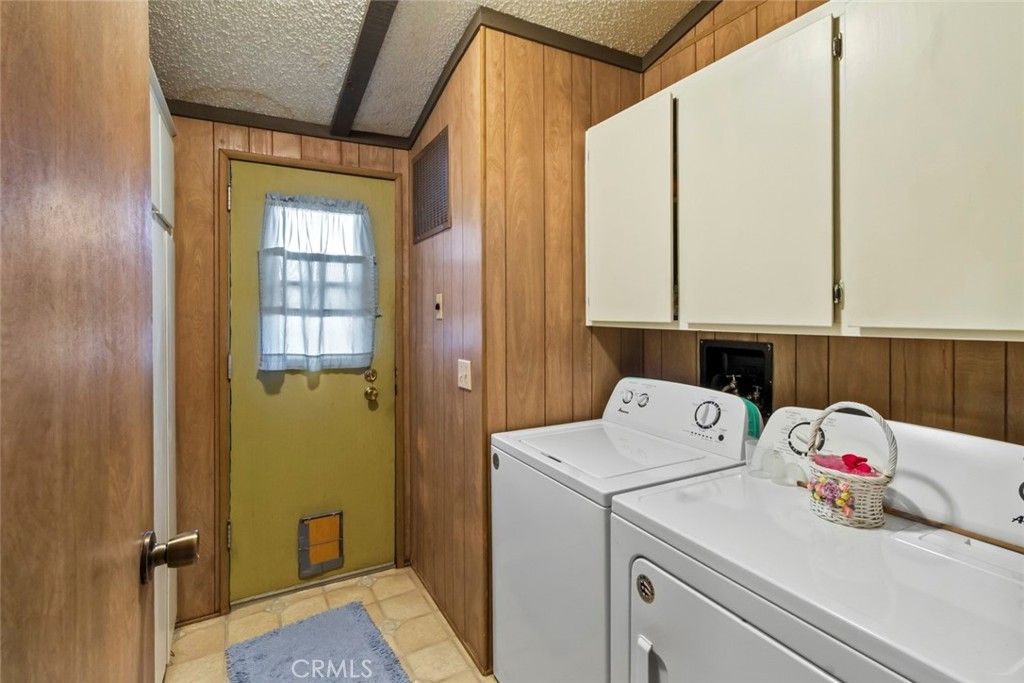 Interior, Washer, Wooden Walls