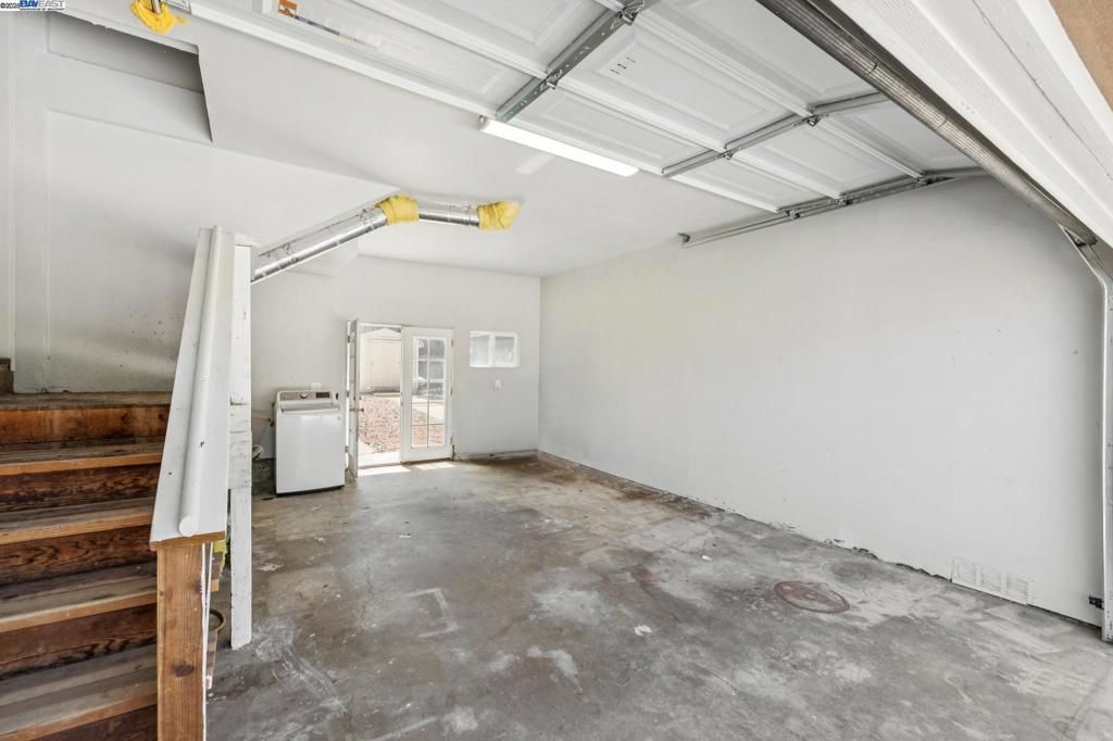 Garage, Interior