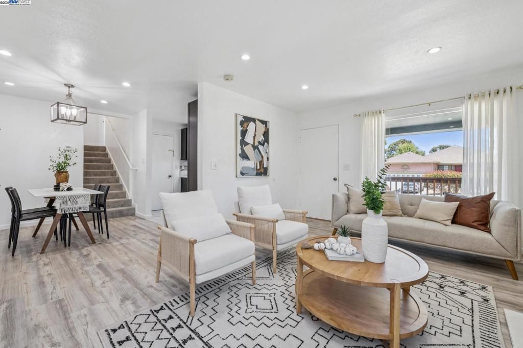 Dining room, Interior, Living room, Pendant Lights, Recessed Lighting, Wood Texture Flooring