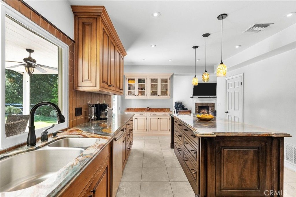 Fireplace, Interior, Kitchen, Pendant Lights, Recessed Lighting