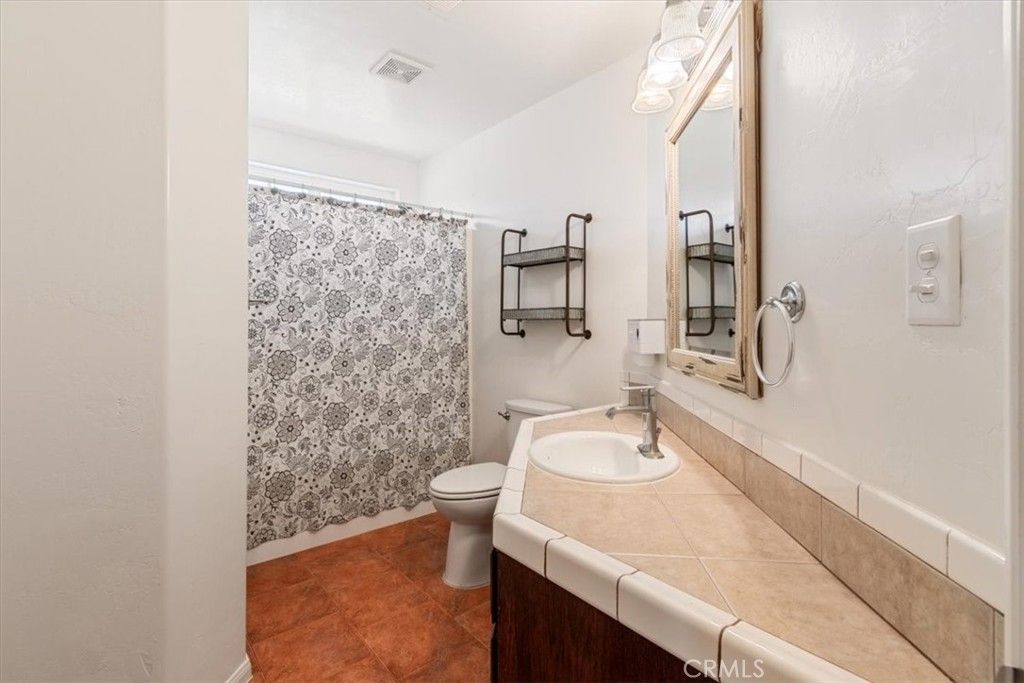 Bathroom, Interior, Tile Countertops