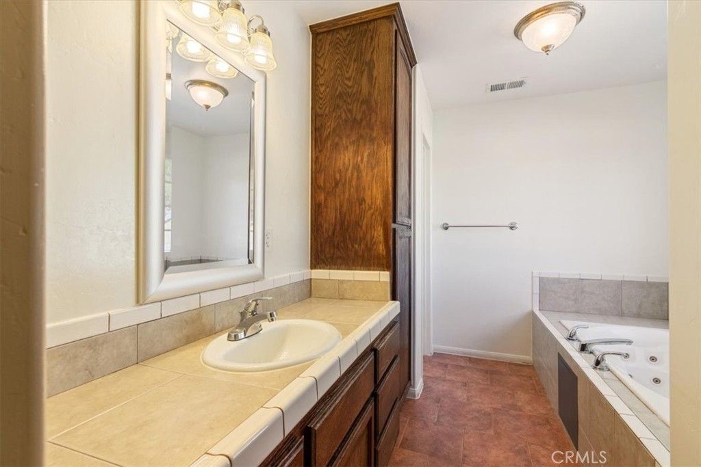 Bathroom, Interior, Tile Countertops