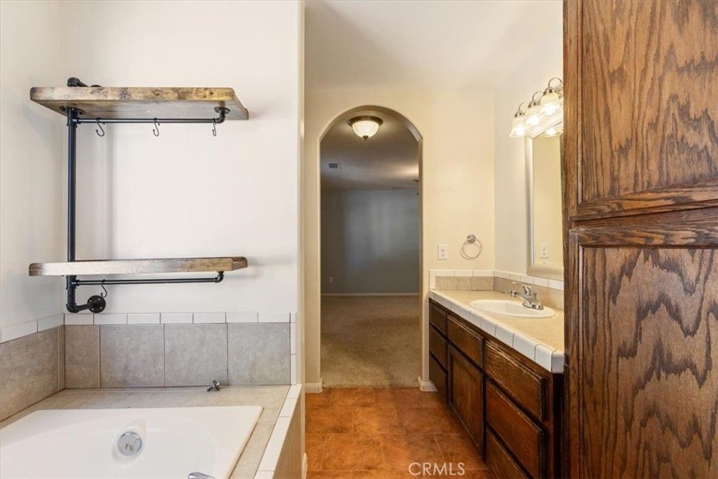 Bathroom, Interior, Tile Countertops