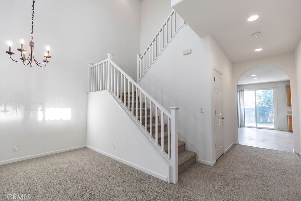 Chandelier, Empty room, Interior, Recessed Lighting