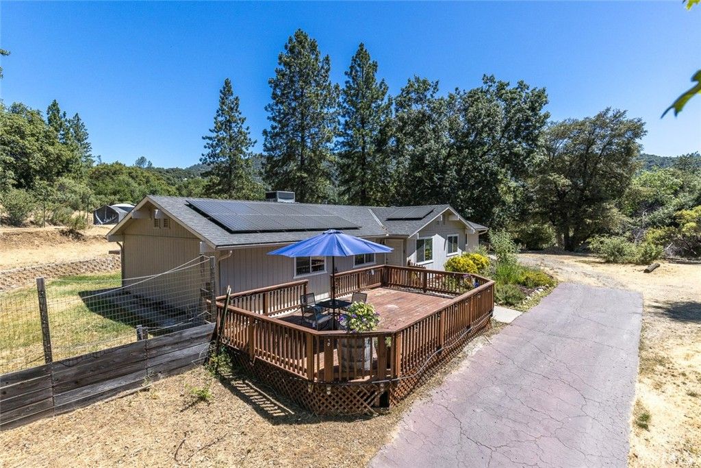Backyard, Exterior, Hot Tub, Solar Panels