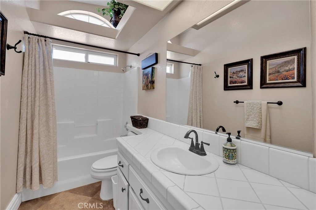 Bathroom, Interior, Tile Countertops