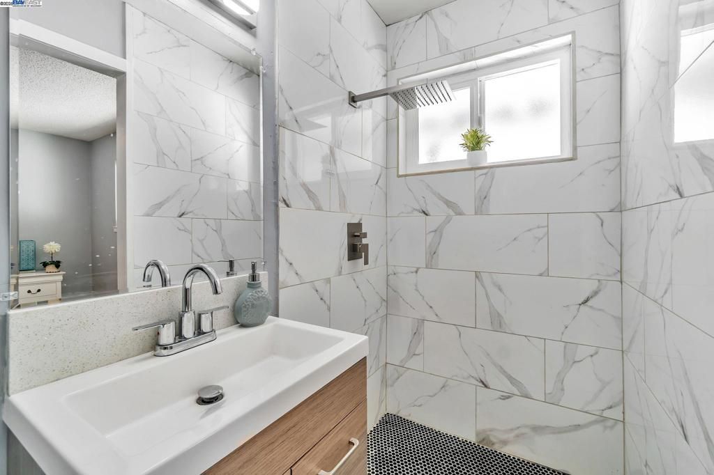 Bathroom, Interior, Marble Walls