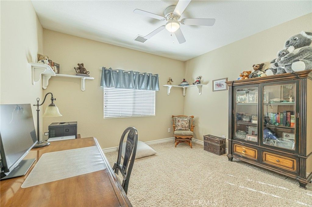 Home Office, Interior