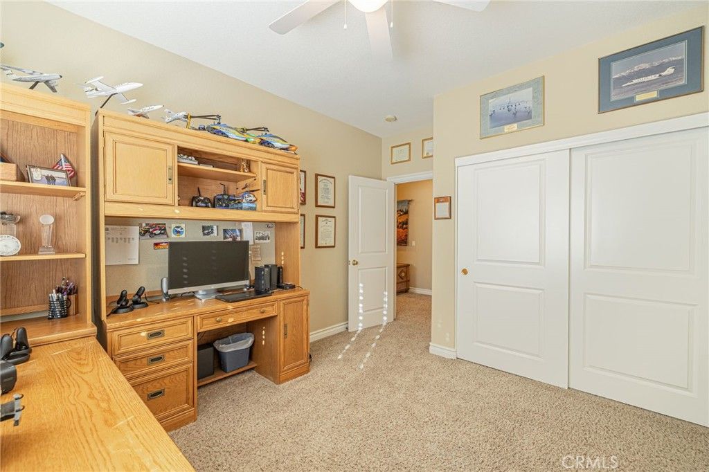 Home Office, Interior