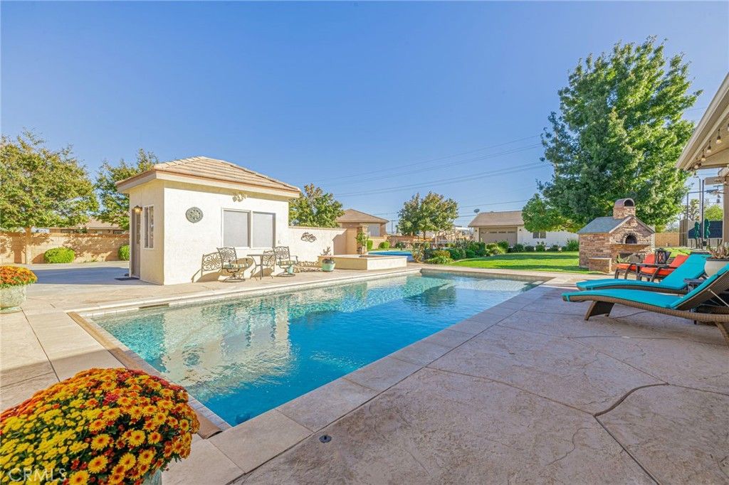 Exterior, Fireplace, Pool