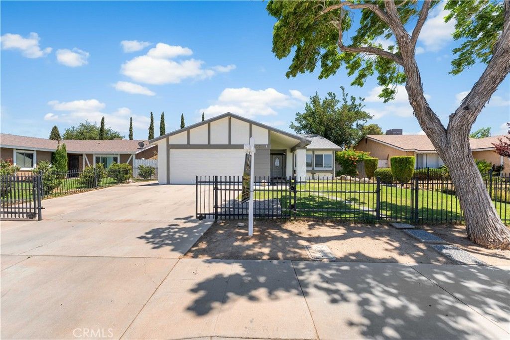 Backyard, Detached Garage, Exterior
