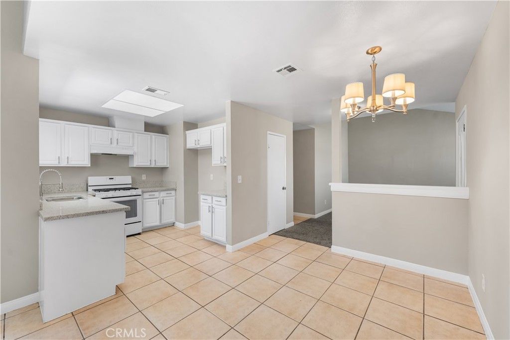Chandelier, Interior, Kitchen
