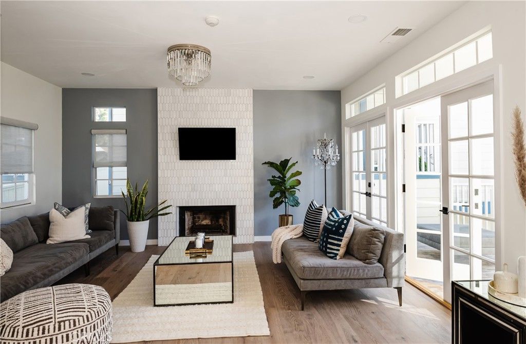 Chandelier, Fireplace, Interior, Living room, Recessed Lighting, Wood Texture Flooring