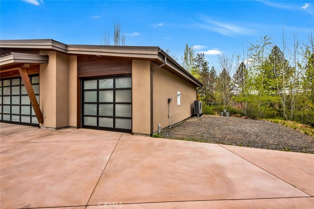 Backyard, Detached Garage, Exterior