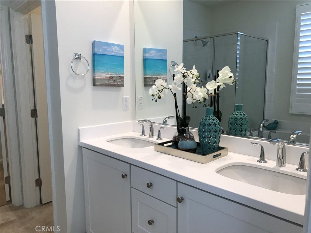 Bathroom, Dual Sink Vanities, Interior, Water