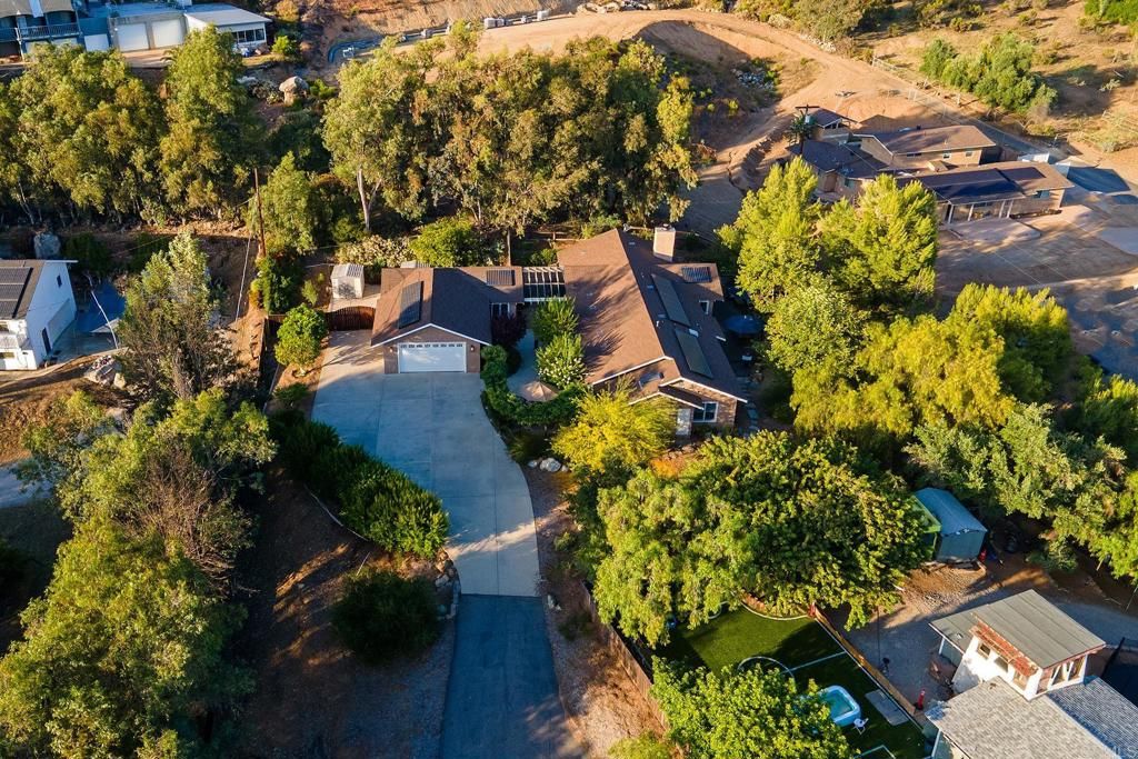 Exterior, Drone