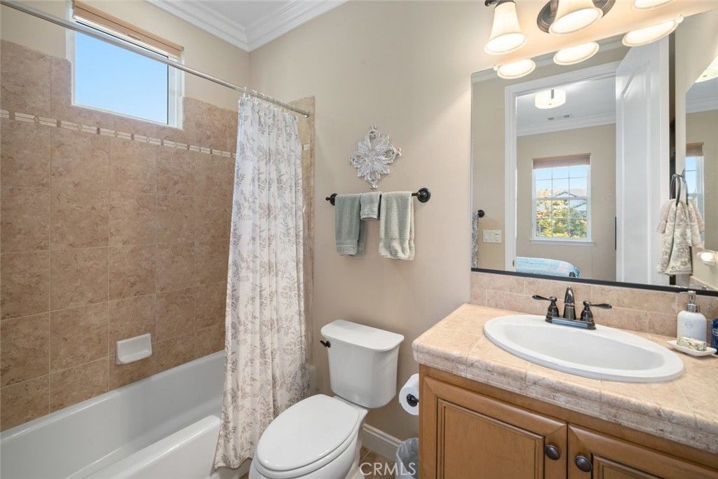 Bathroom, Interior, Tile Countertops