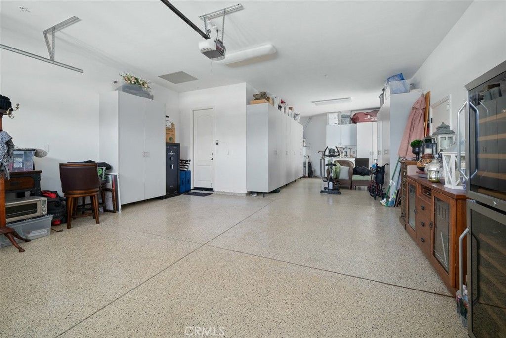 Garage, Interior