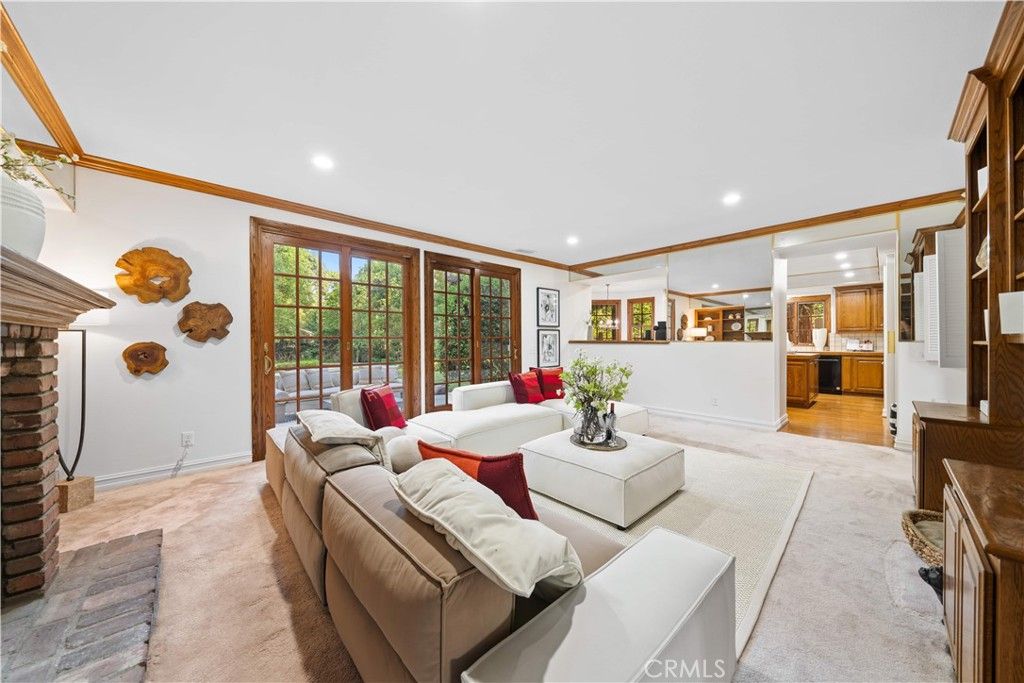 Interior, Kitchen, Living room, Recessed Lighting, Wood Texture Flooring
