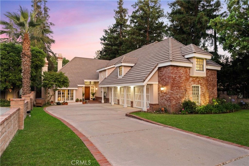 Backyard, Exterior, Facade, Brick Facade, French Provincial