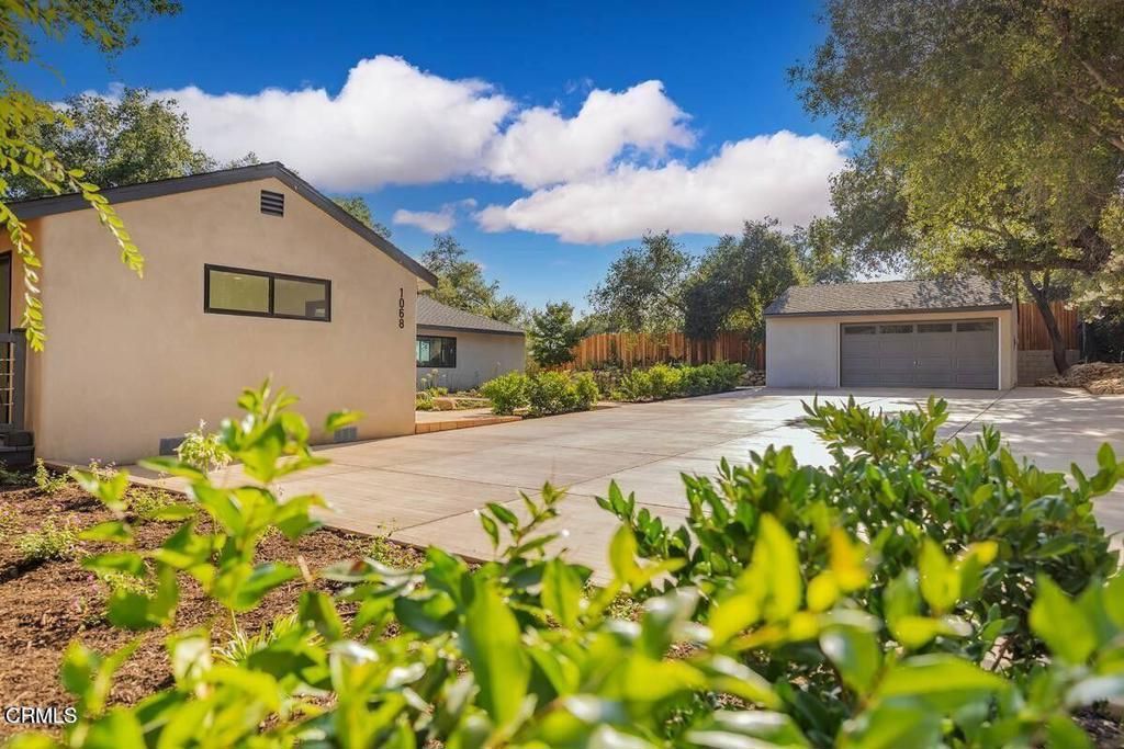 Backyard, Detached Garage, Exterior