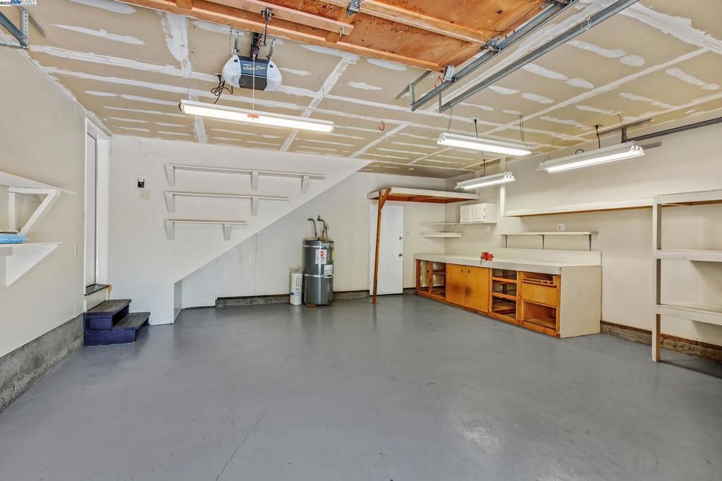 Garage, Interior