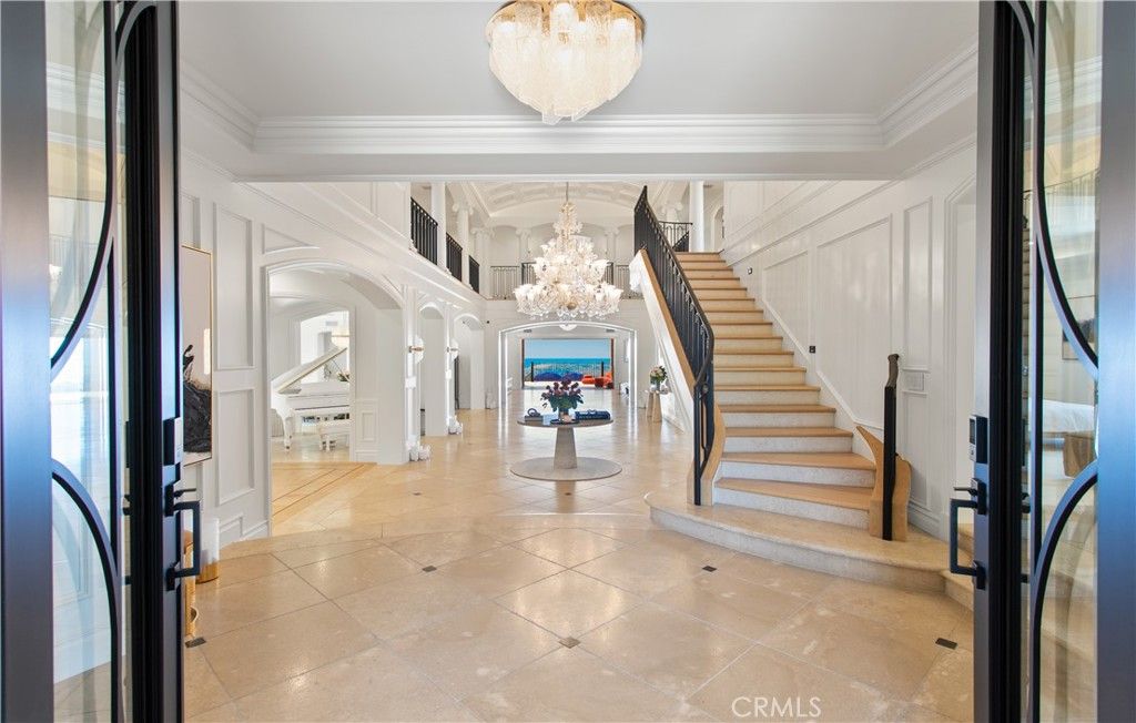 Chandelier, Interior