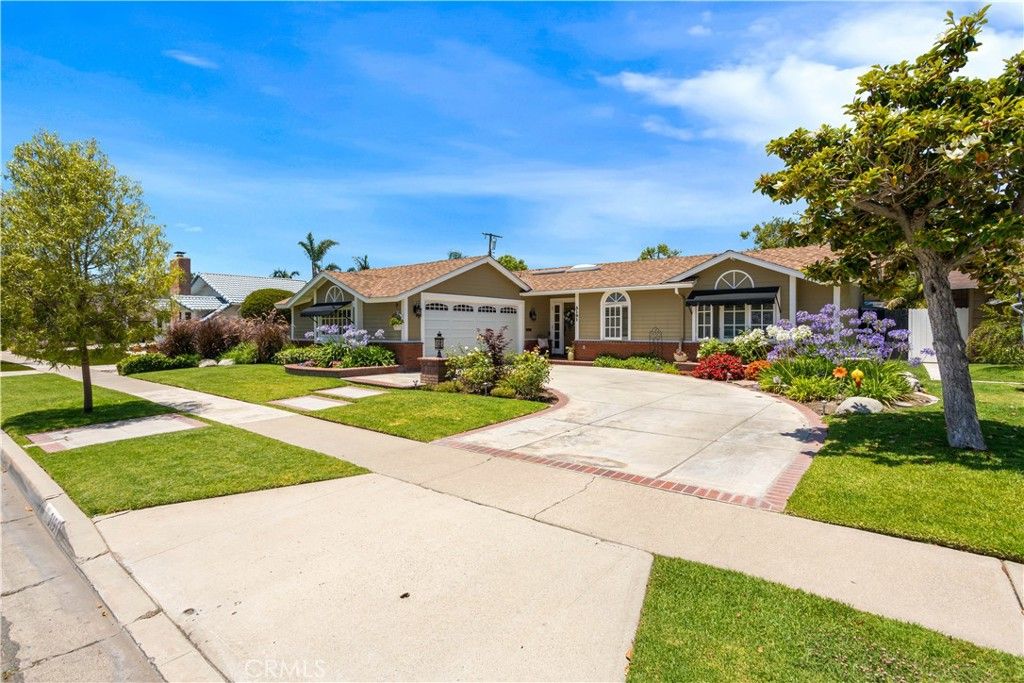 Attached, Backyard, Exterior, Facade, Ranch