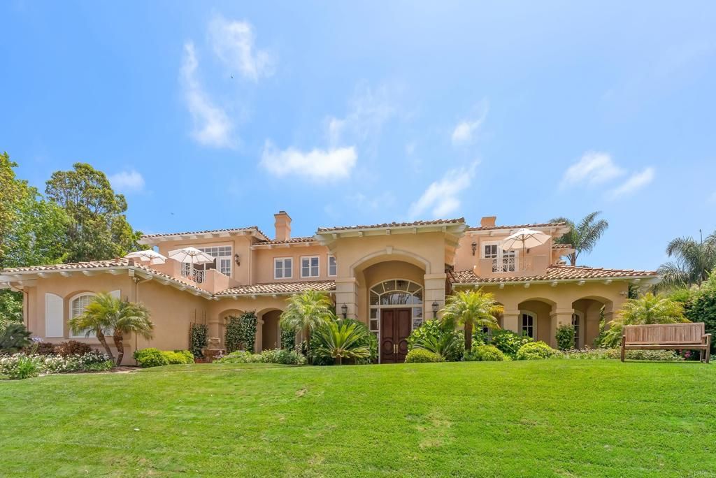 Backyard, Exterior, Facade, Mediterranean