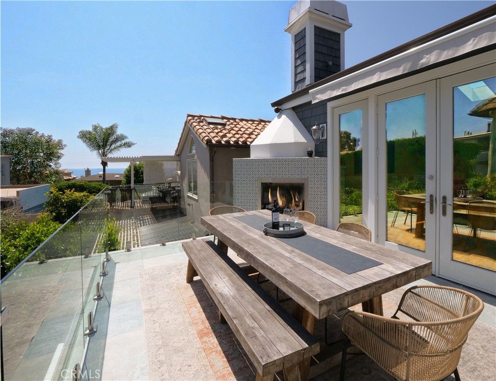 Exterior, Fireplace