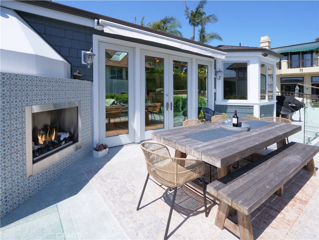 Exterior, Fireplace