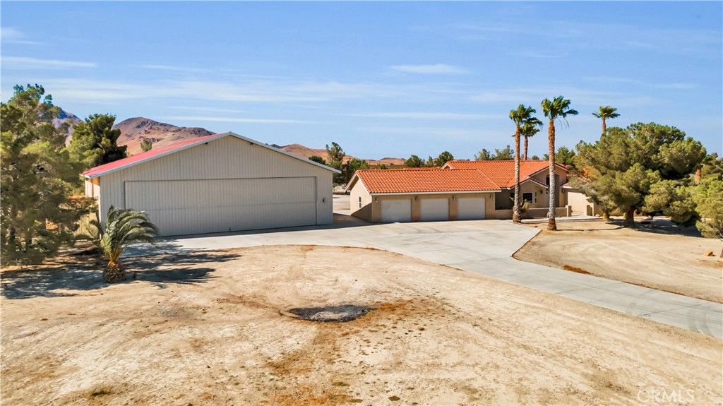 Backyard, Detached Garage, Exterior