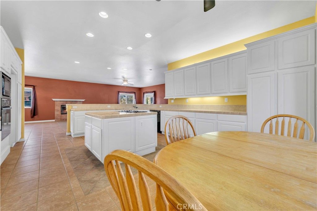 Dining room, Interior, Kitchen, Recessed Lighting