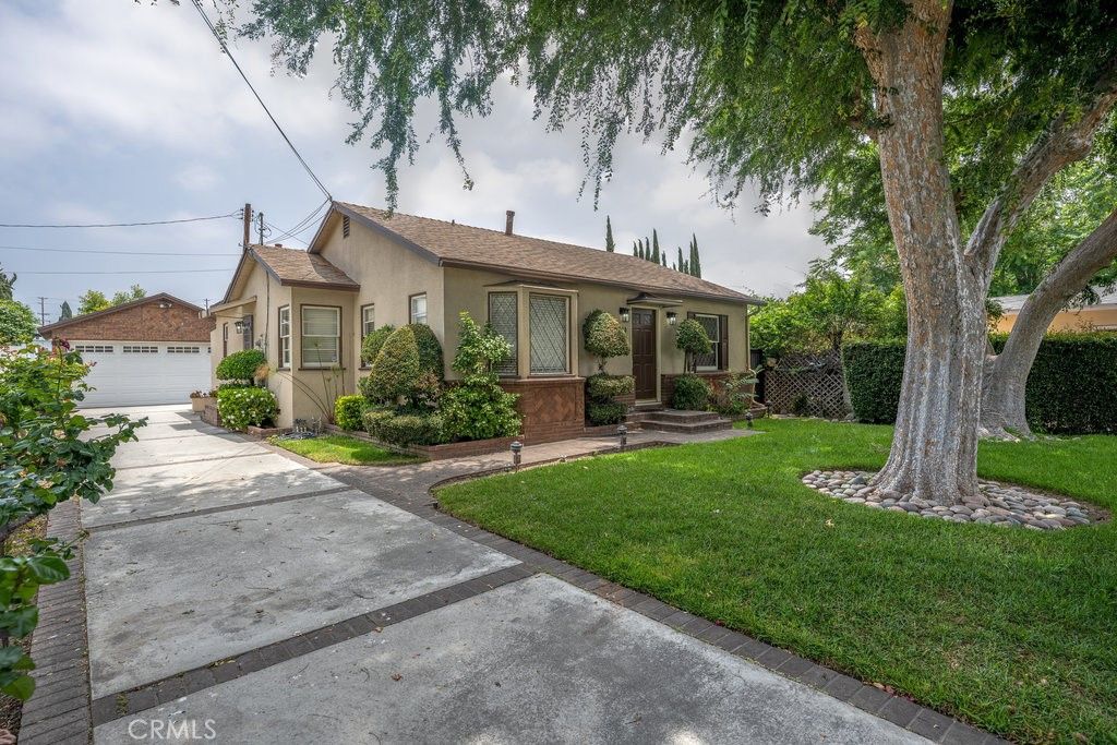 Backyard, Detached Garage, Exterior, Facade, Ranch
