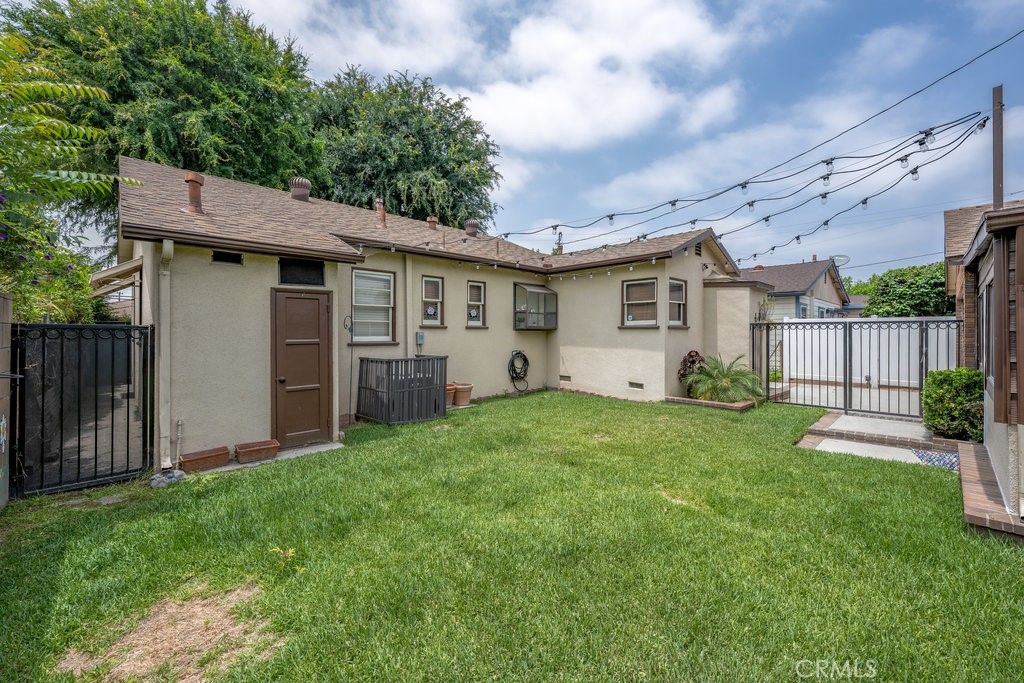 Backyard, Exterior