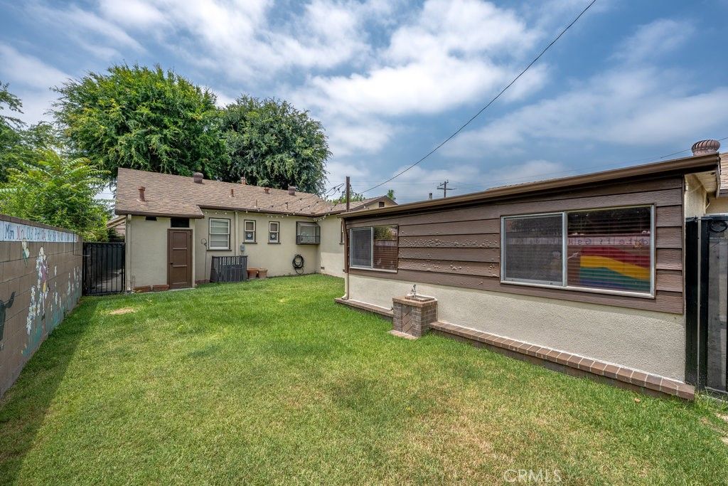 Backyard, Exterior