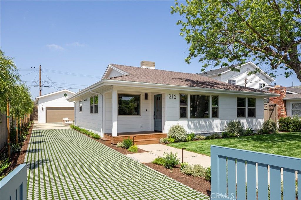 Backyard, Detached Garage, Exterior, Facade, Cape Cod