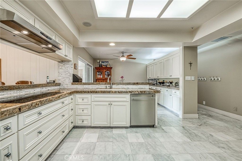 Interior, Kitchen, Marble, Recessed Lighting