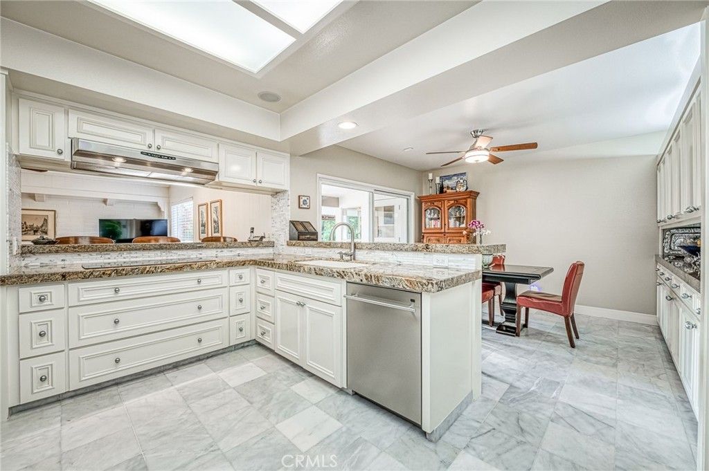 Dining room, Interior, Kitchen, Marble, Recessed Lighting