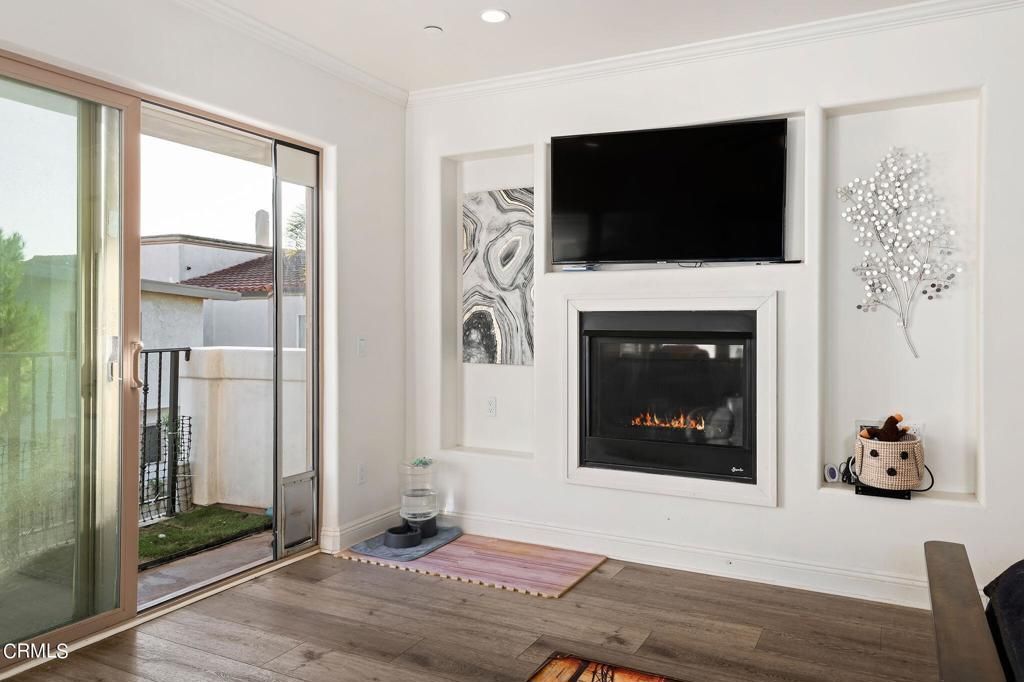 Fireplace, Interior, Recessed Lighting, Wood Texture Flooring