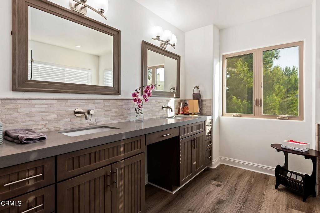 Bathroom, Dual Sink Vanities, Interior, Wood Texture Flooring