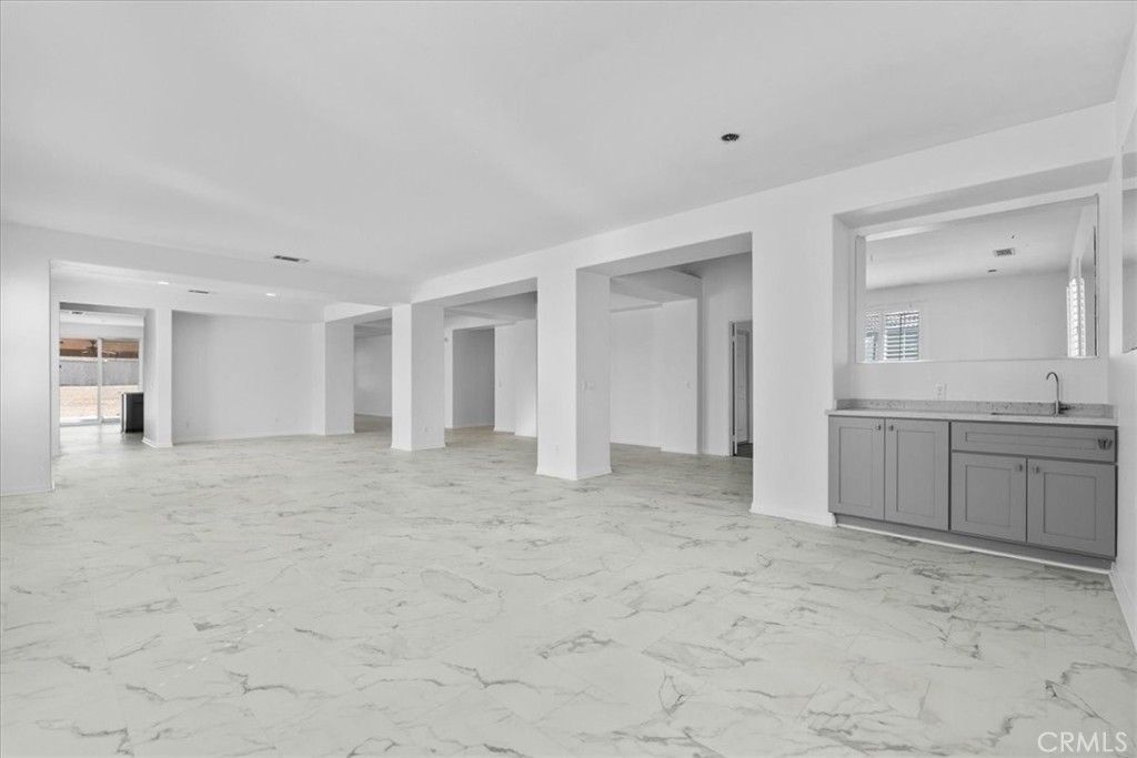 Empty room, Interior, Marble, Recessed Lighting