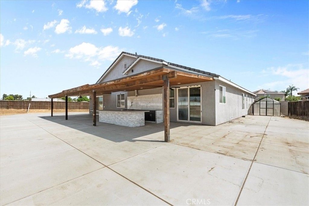 Backyard, Exterior